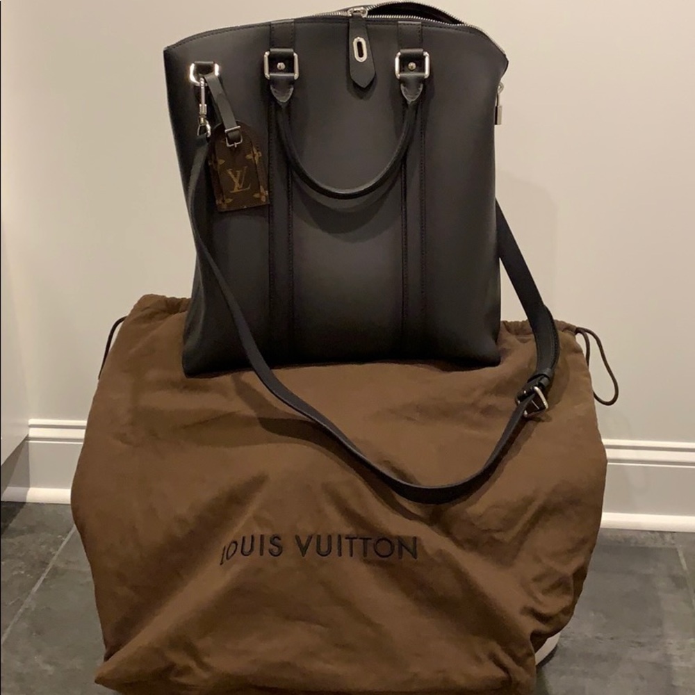 Louis Vuitton Lock-it bag